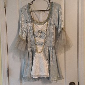 Super cute Victorian Halloween costume, size small, with crinoline.